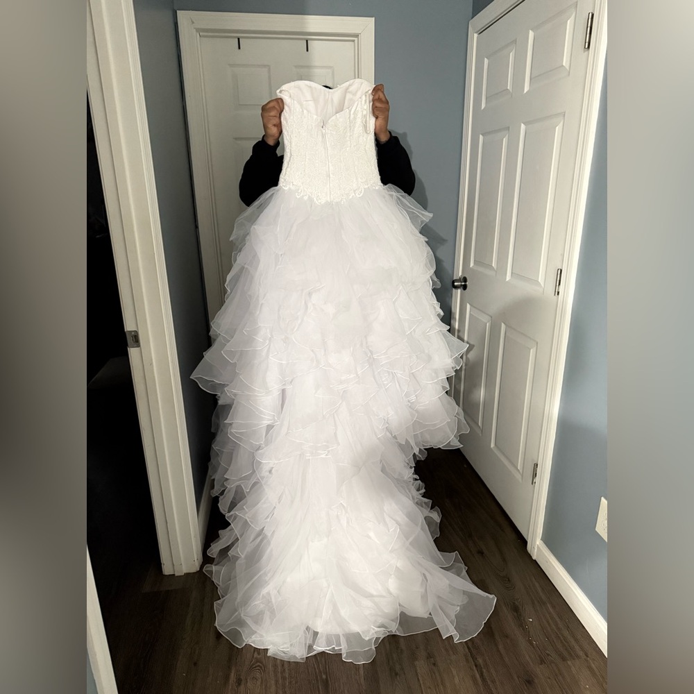 Oleg Cassini white strapless ruffled wedding dress with Spanish veil - Picture 3 of 10